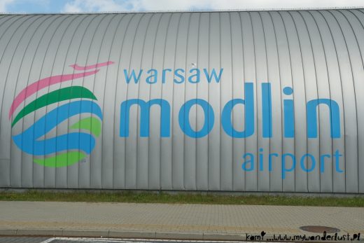 modlin airport to warsaw