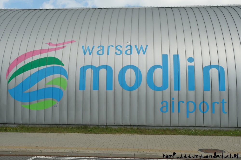 modlin airport to warsaw